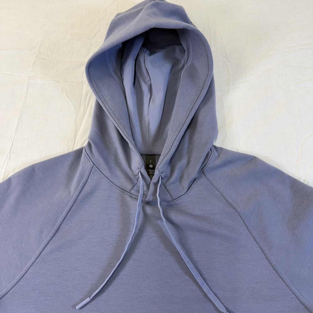 LULU LEMON Cropped Stretch Hoodie Top Gray Womens Small**. Comfort Design Detail - Picture 2 of 16